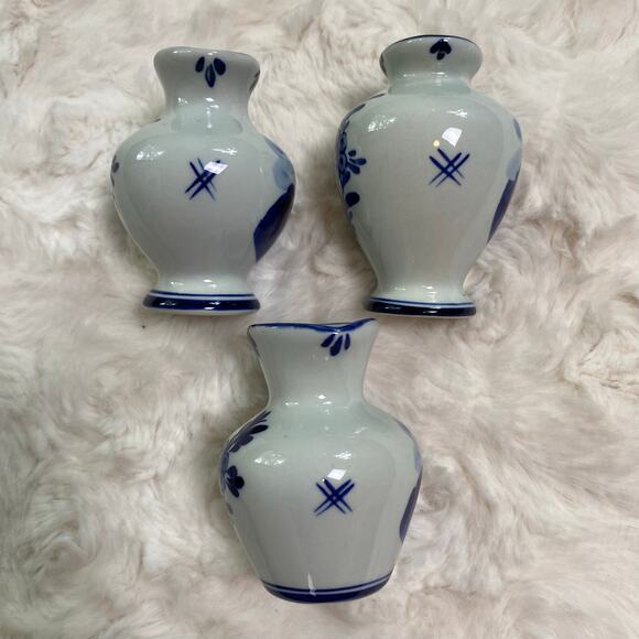 Set of 3 Vintage Miniature Delft Blue Vase Pitcher Hand Painted Blue and White - Picture 4 of 7